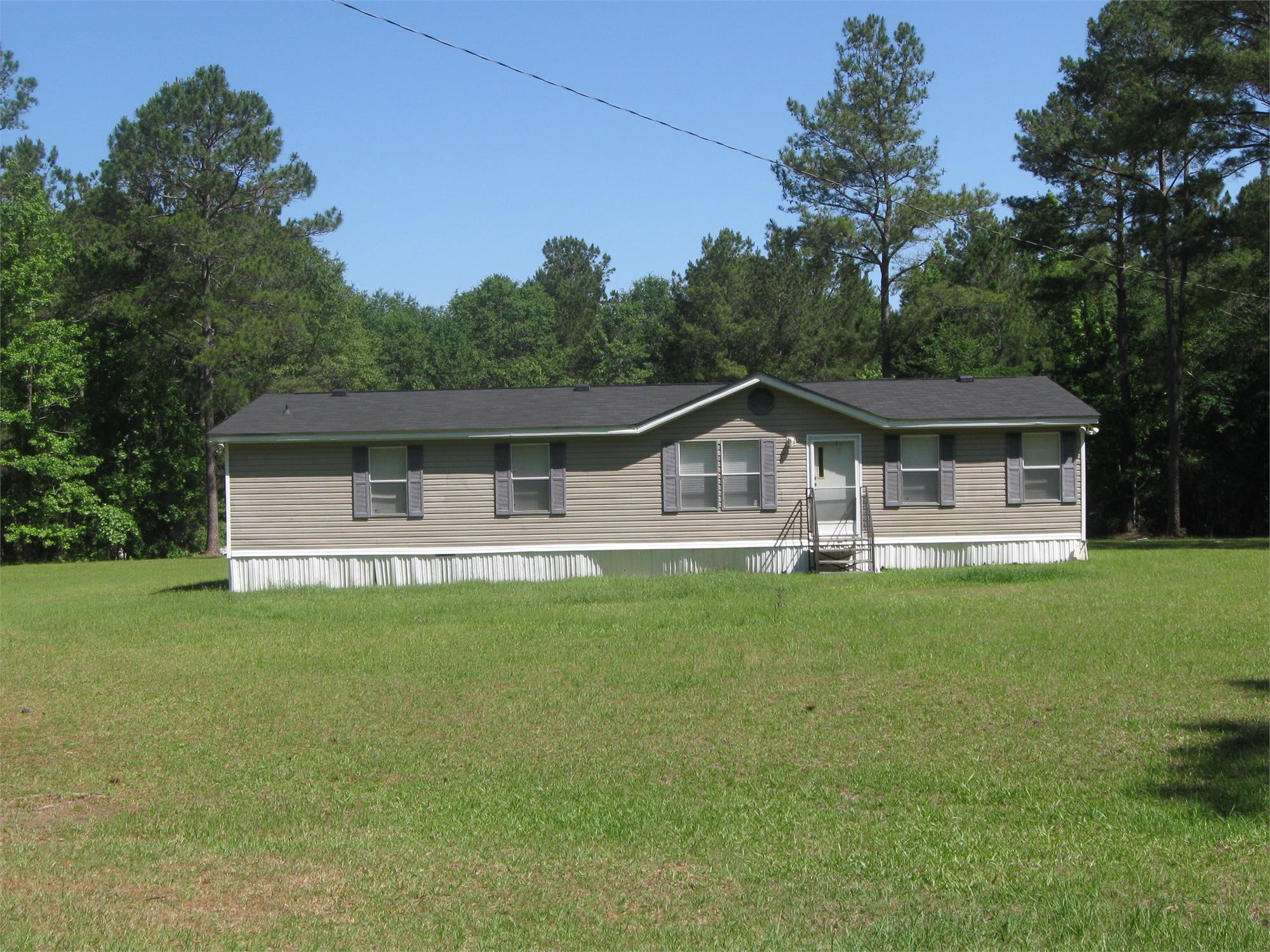 600 Pinewood Ln, Sale City, GA 31784-3745