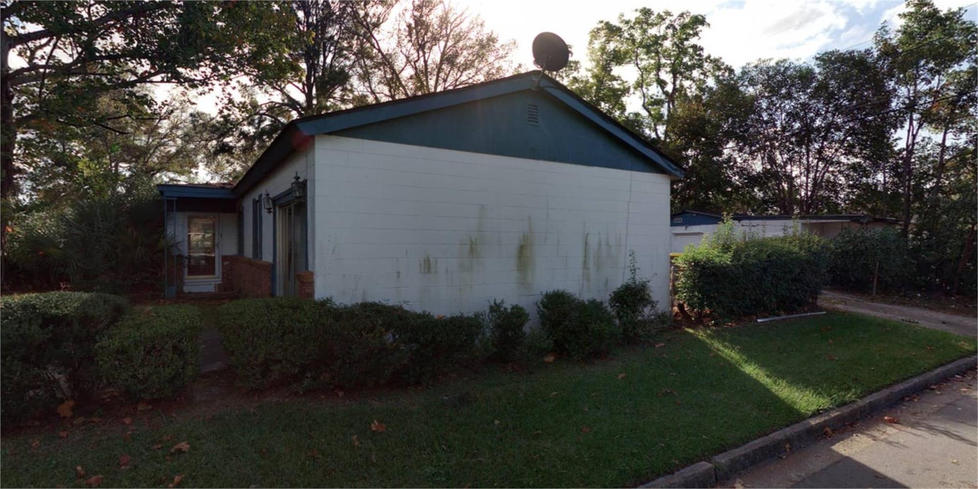 1001 Porter St, Savannah, GA 31415-5284