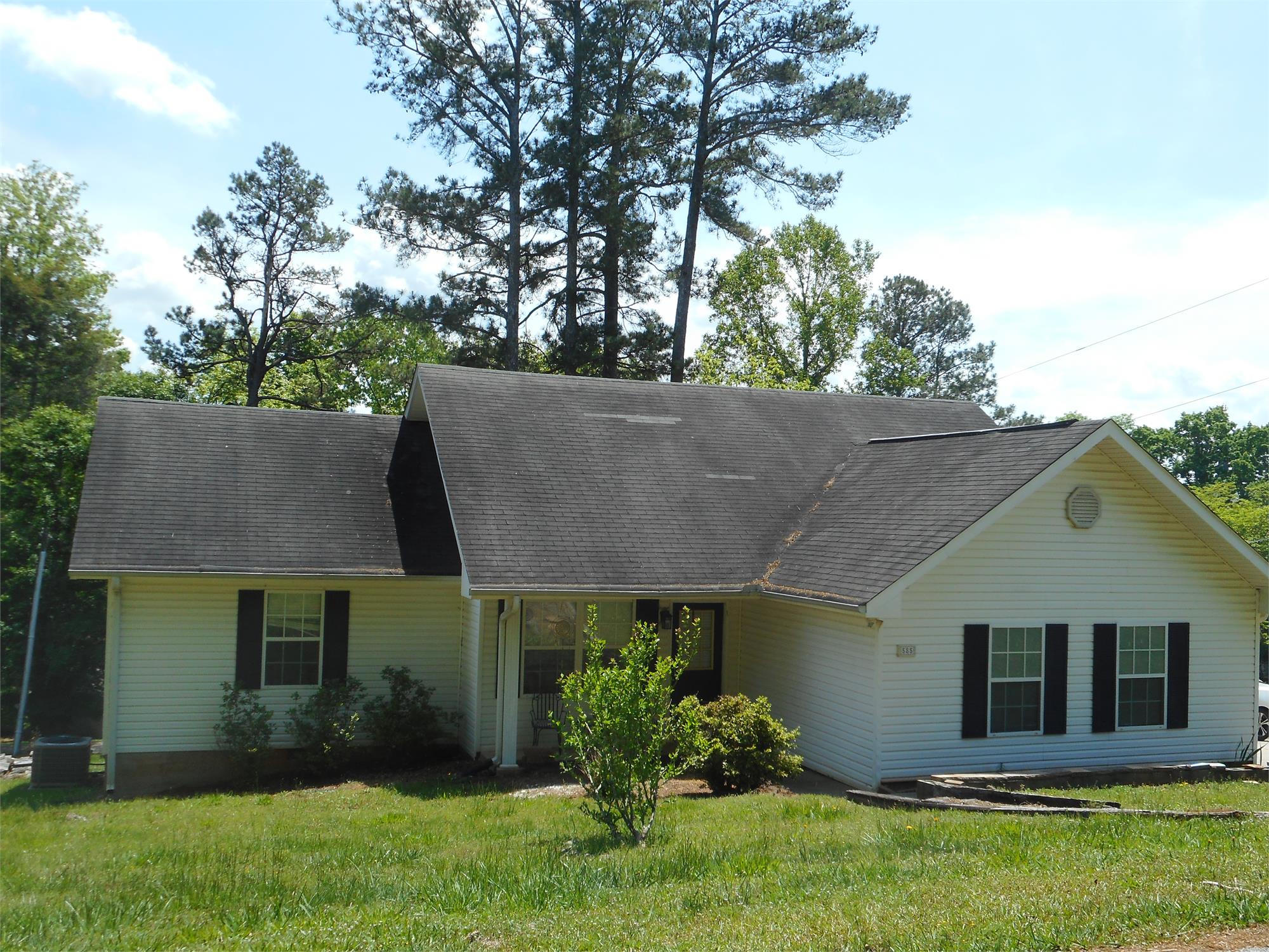585 N Hazel Ave, Demorest, GA 30535-4915