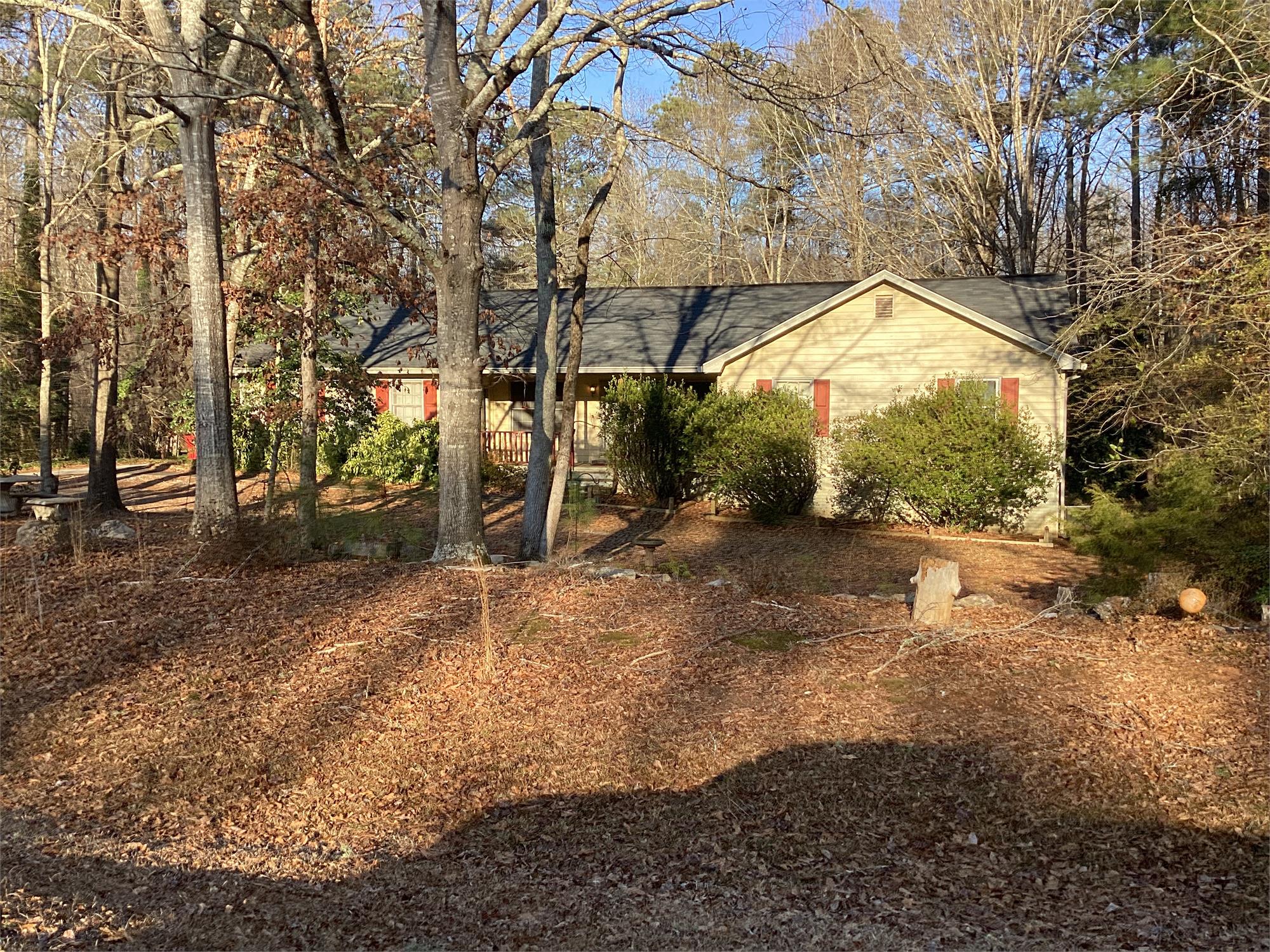 160 Lakeside Dr, Covington, GA 30016-7130