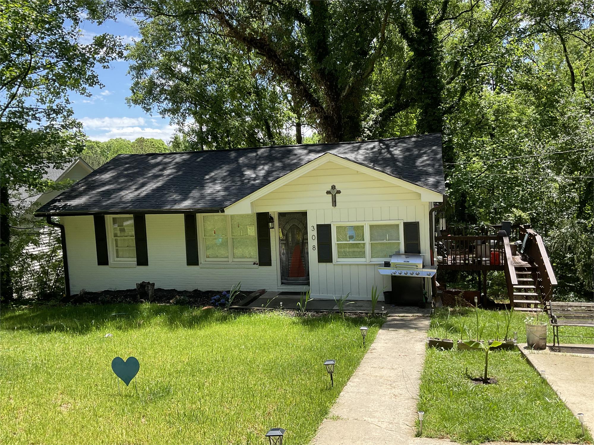 308 Hunnicutt Rd Se, Mableton, GA 30126-4512