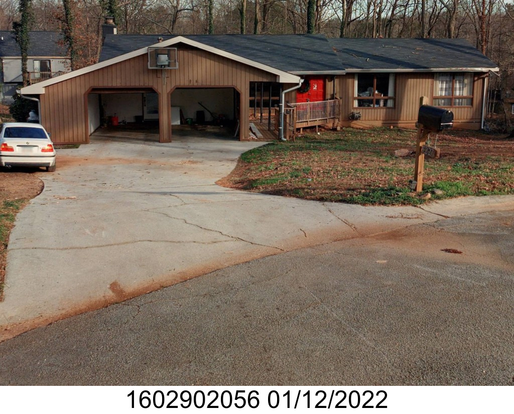 5227 Greenpoint Dr, Stone Mountain, GA 30088-3811