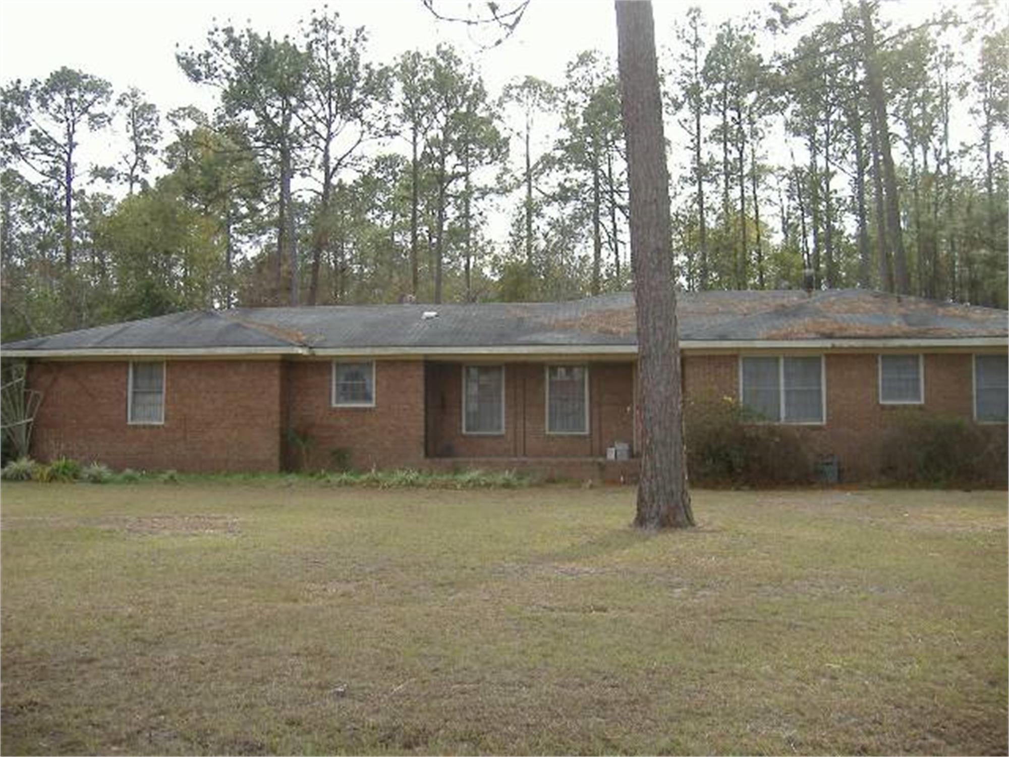 167 Colonial Way, Jesup, GA 31545-0122