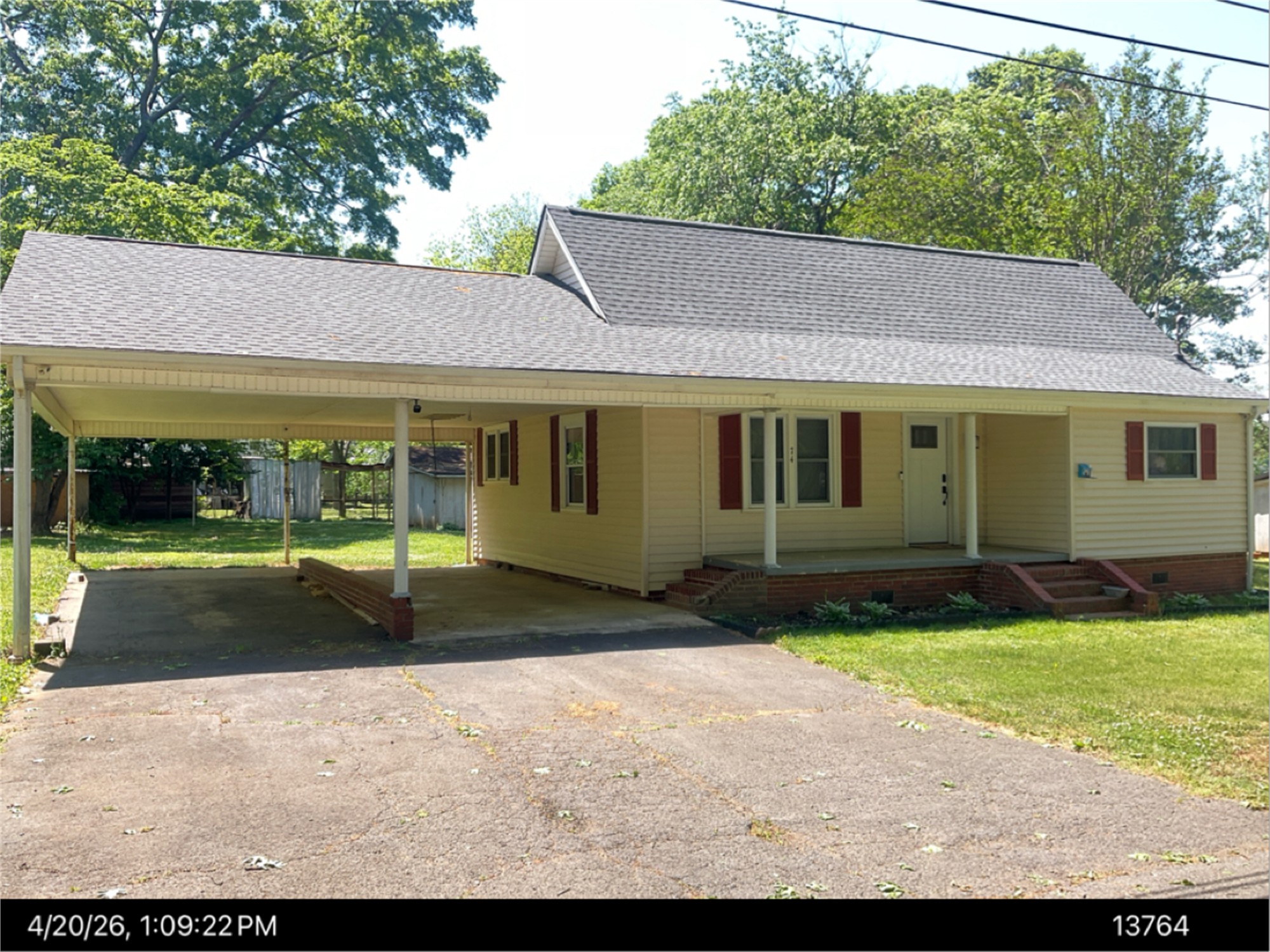 74 5th St, Trion, GA 30753-1112
