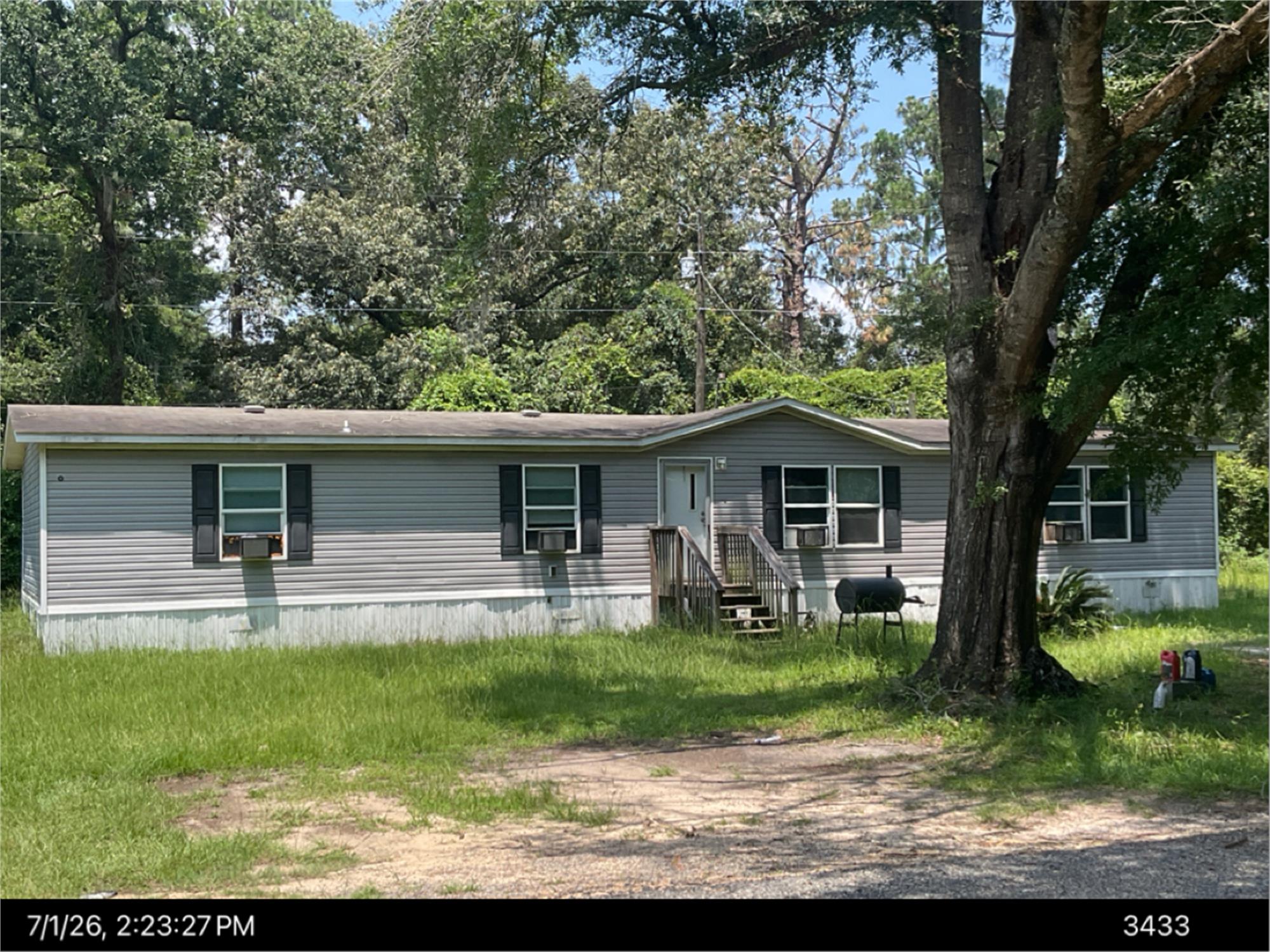 40 Riverside Loop, Jesup, GA 31545-5447