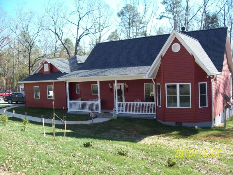 1088 Edgewood Dr, Elberton, GA 30635-3882