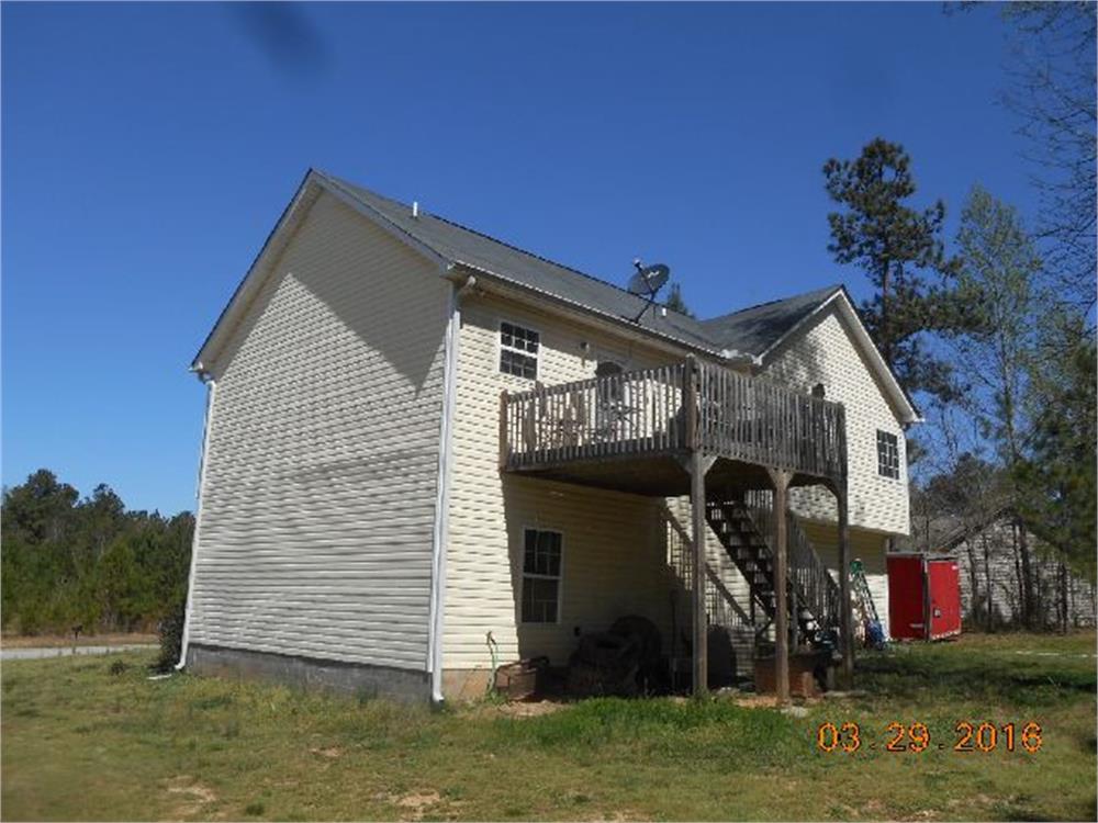 207 Mertis Ln, Carrollton, GA 30116-6132