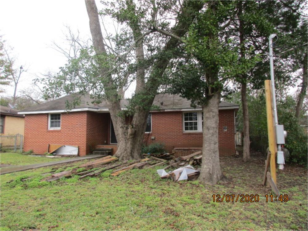 47 King St, Fort Valley, GA 31030-4703