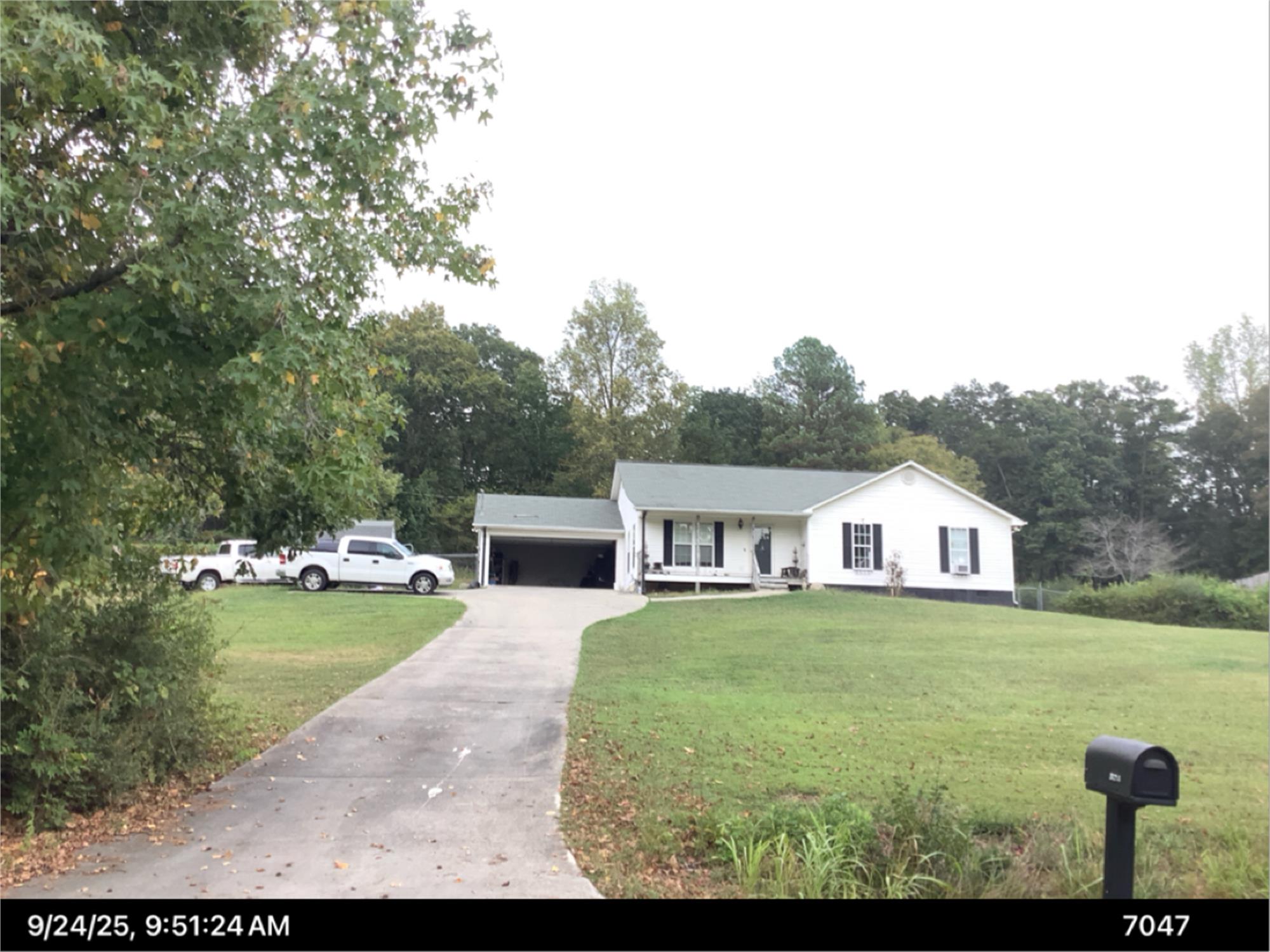 324 Maple Grove Rd Nw, Dalton, GA 30721-7705
