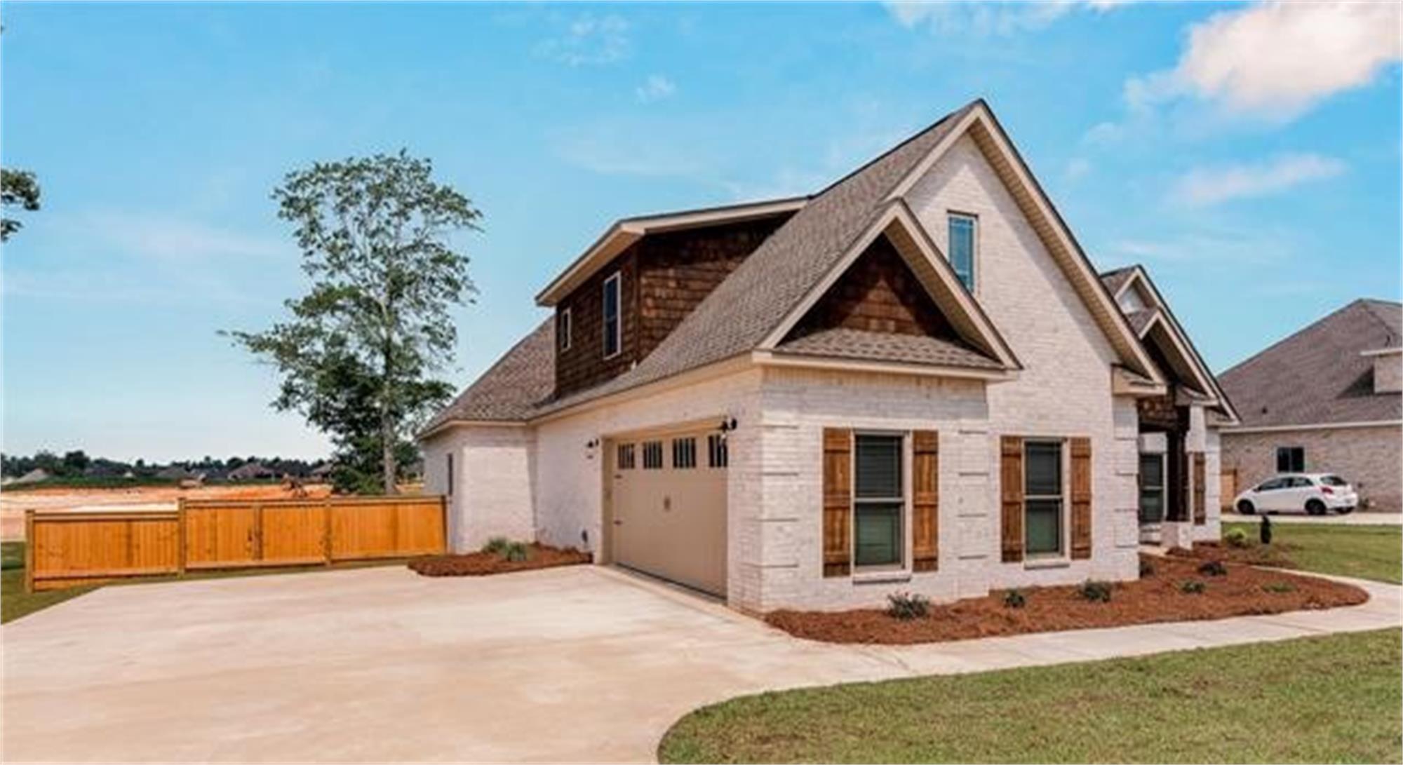 305 Apalachee Wy, Bonaire, GA 31005-1100