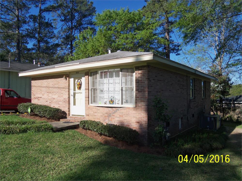 1077 Pike St, Macon, GA 31204-4105