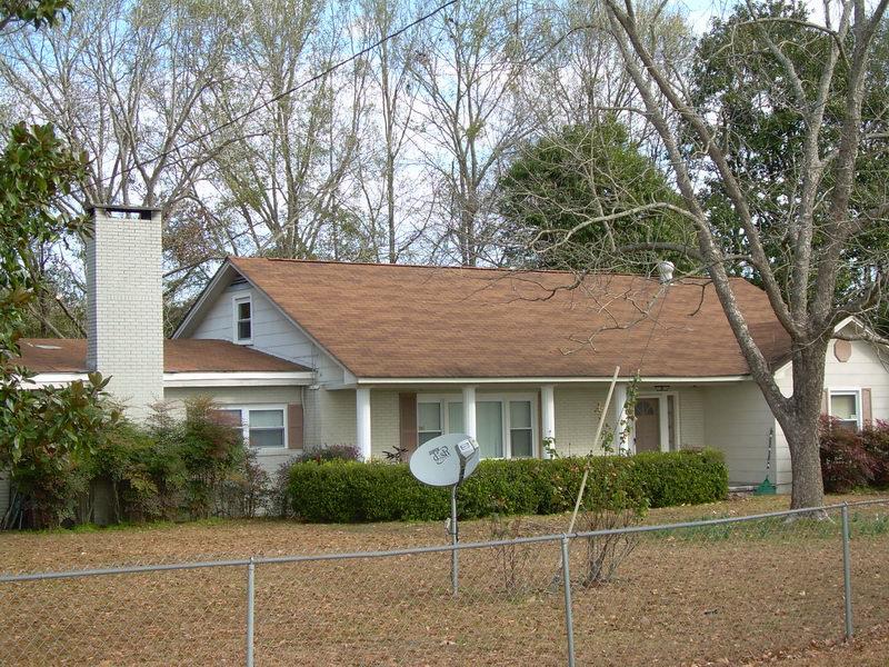 122 Cloverdale Rd, Glennville, GA 30427-2272