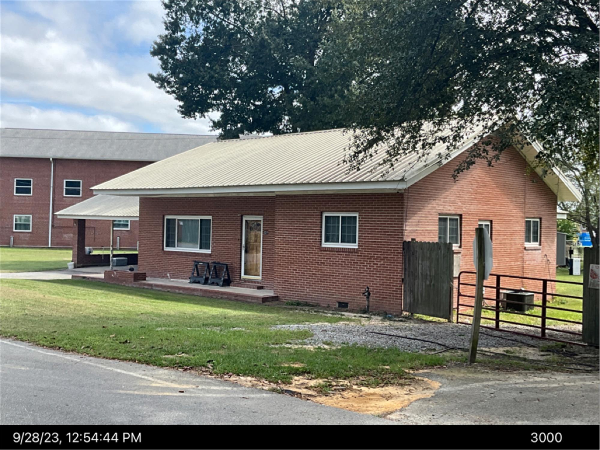110 Jones St, Gordon, GA 31031-6000