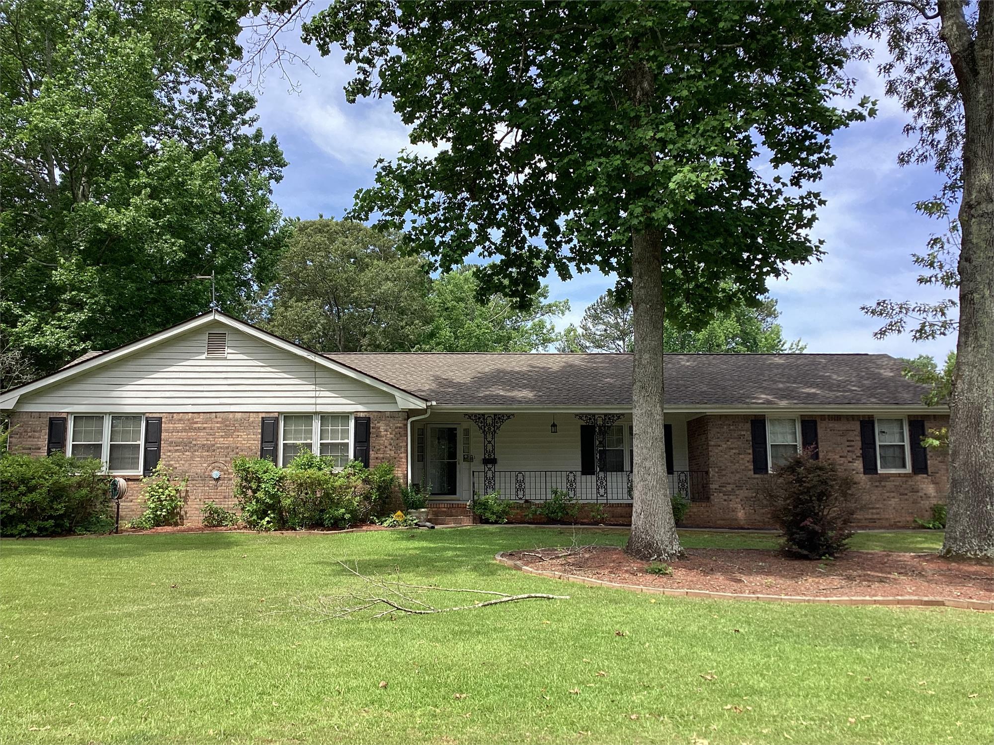 2075 Pinewood Dr, Covington, GA 30016-1720