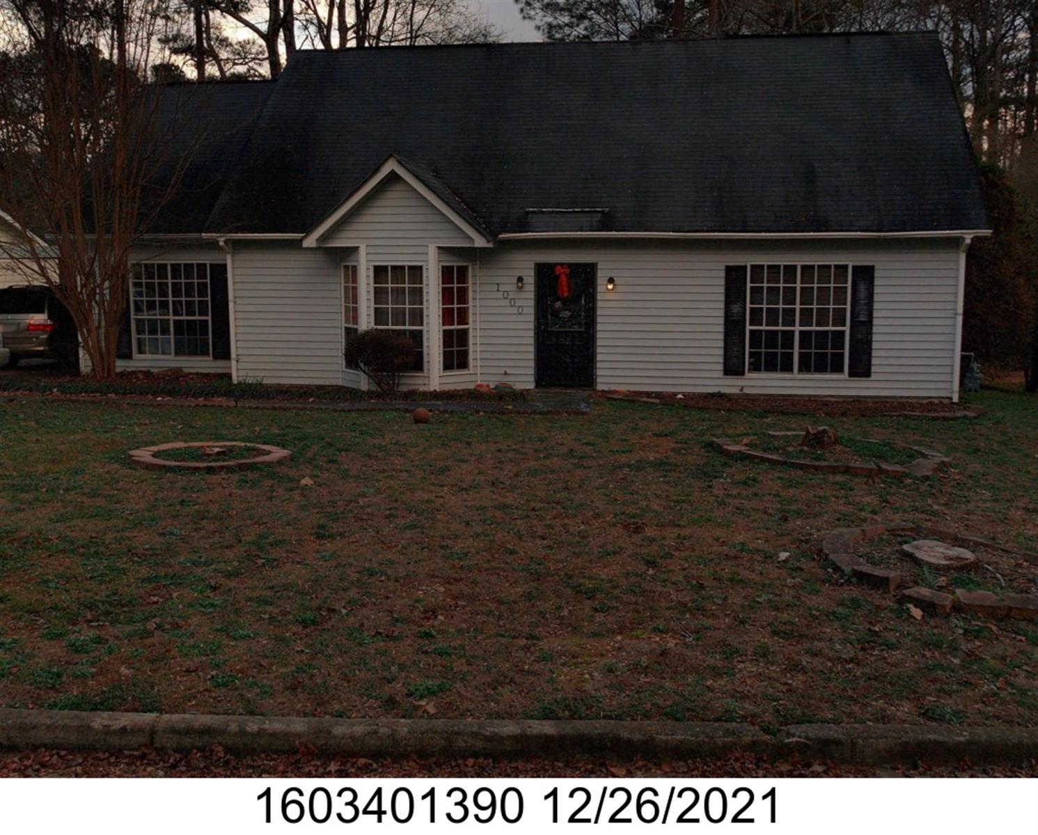 1000 Fox Valley Trl, Stone Mountain, GA 30088-2617
