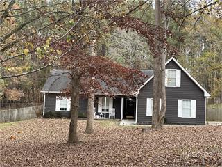 5051 Cliff Top Dr, Loganville, GA 30052-3436