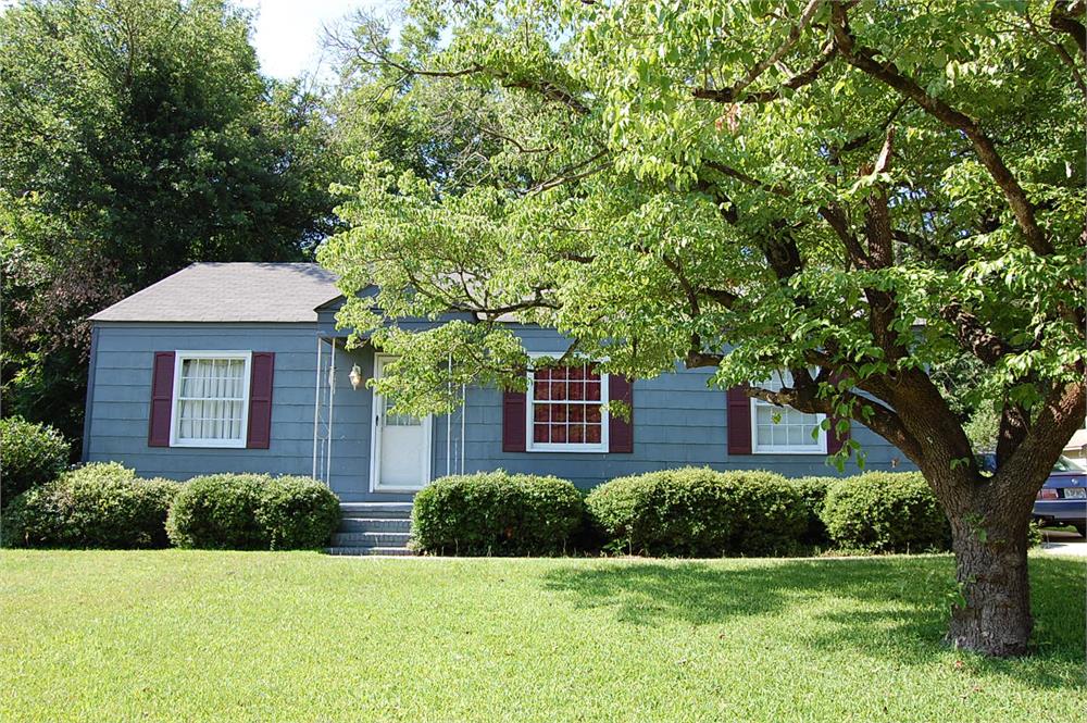302 Diggs Blvd, Warner Robins, GA 31093-3206