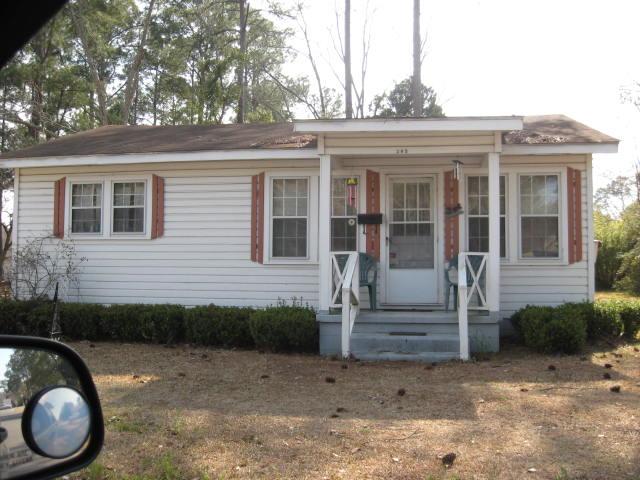 305 Chism Ave, Nashville, GA 31639-2923