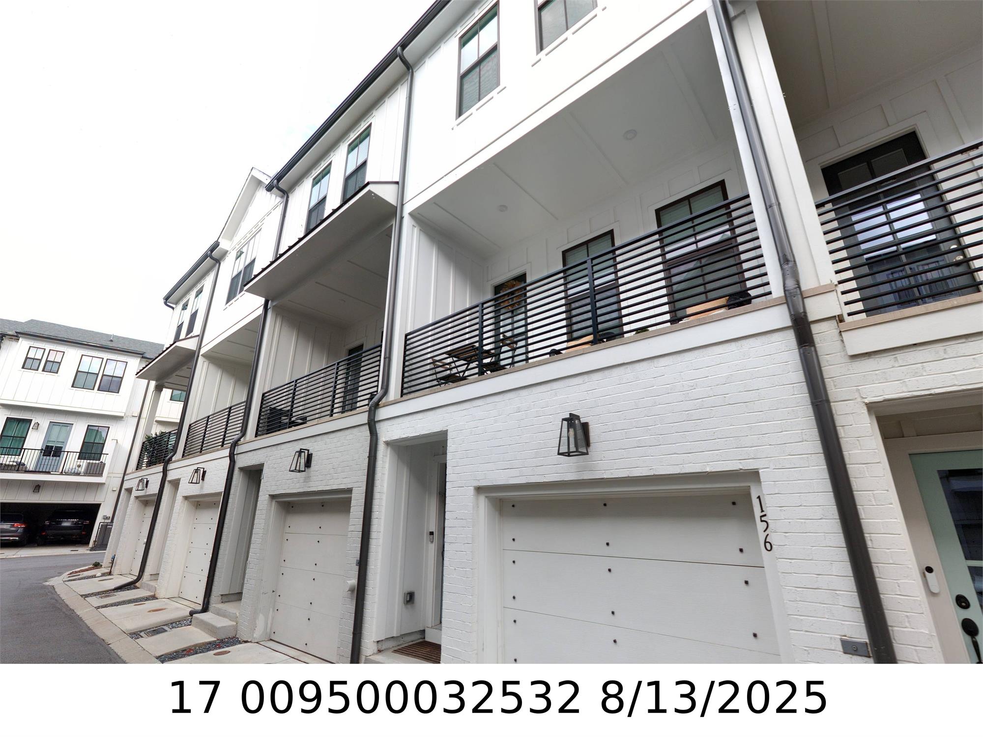 152 Chestnut Cir, Atlanta, GA 30342-4351