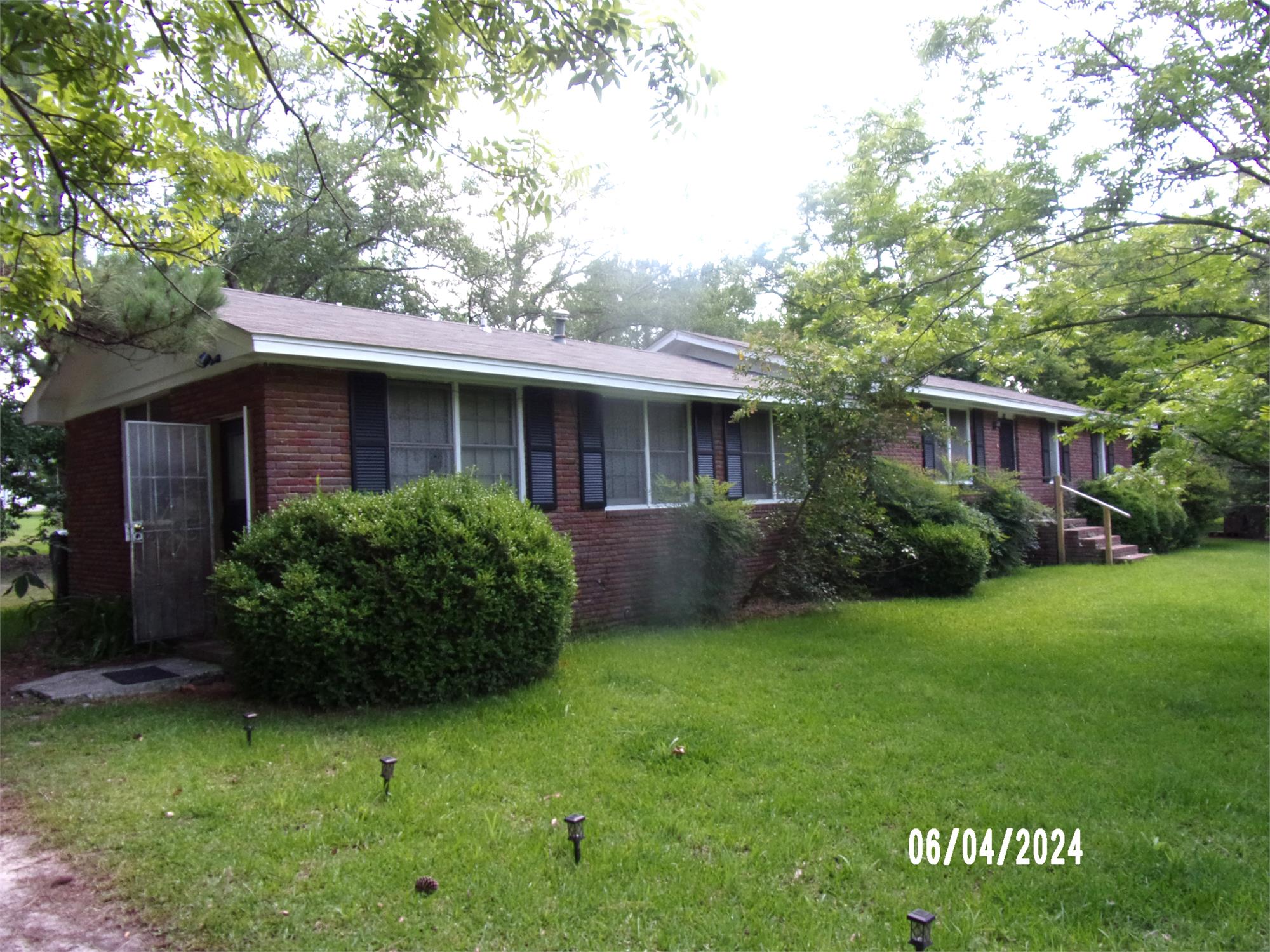 616 W Ohoopee St, Fitzgerald, GA 31750-1624