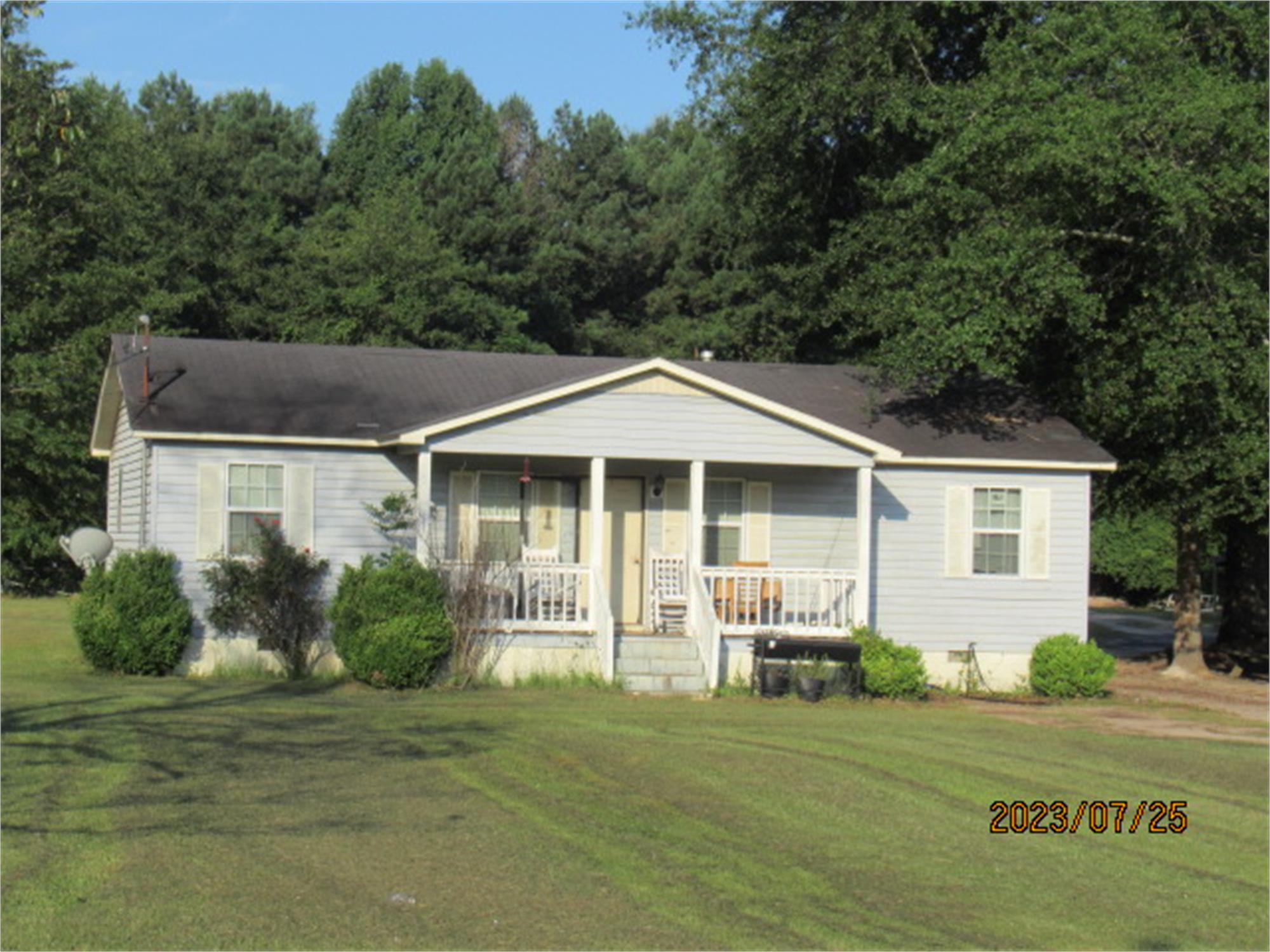 41 Jenkins St, Tennille, GA 31089-4201