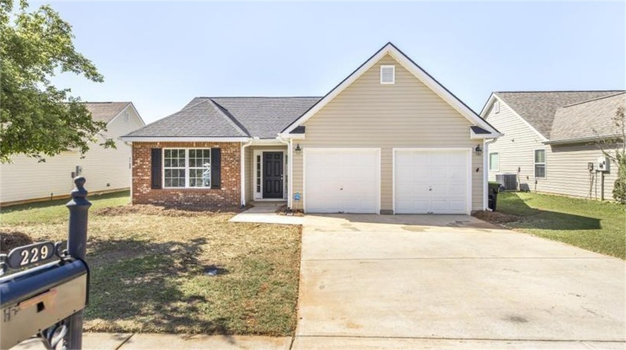 229 Burr Dr, Byron, GA 31008-9555