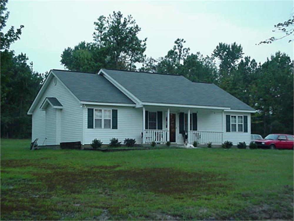 79 N Camp Dr, Byron, GA 31008-4412