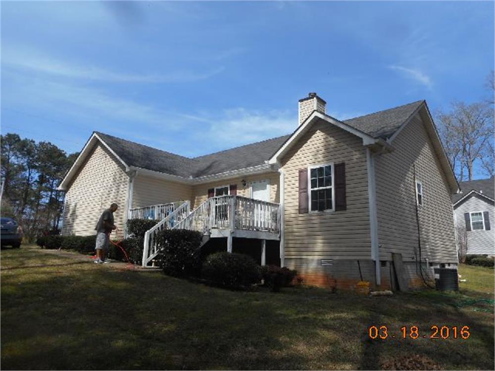 135 Mccoy Dr, Carrollton, GA 30116-6170