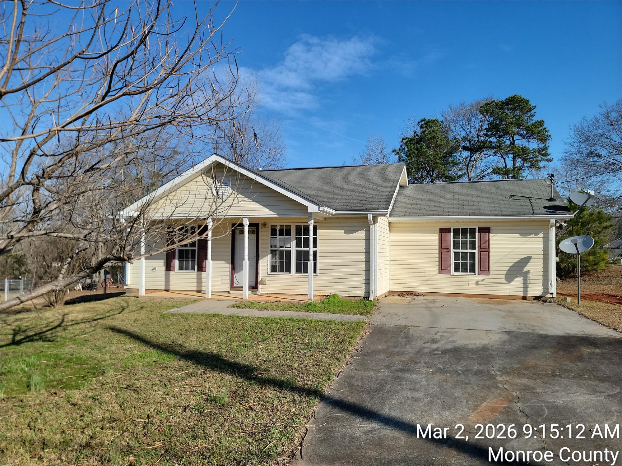33 Mitchell Rd, Forsyth, GA 31029-9430