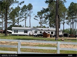 5 Leon A Wildes Rd, Hazlehurst, GA 31539-7843