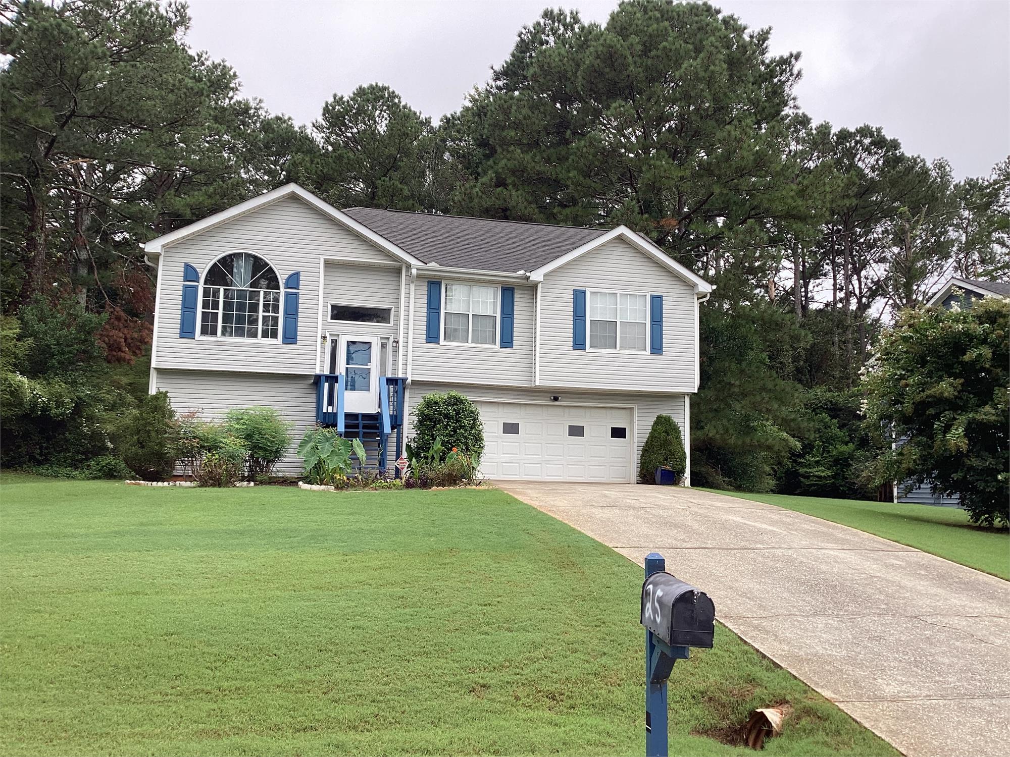 25 Spring Valley Dr, Covington, GA 30016-8239