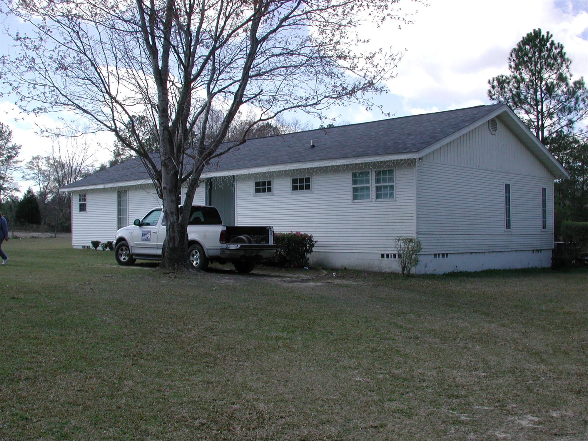 319 Lakeview Dr, Waycross, GA 31503-2935