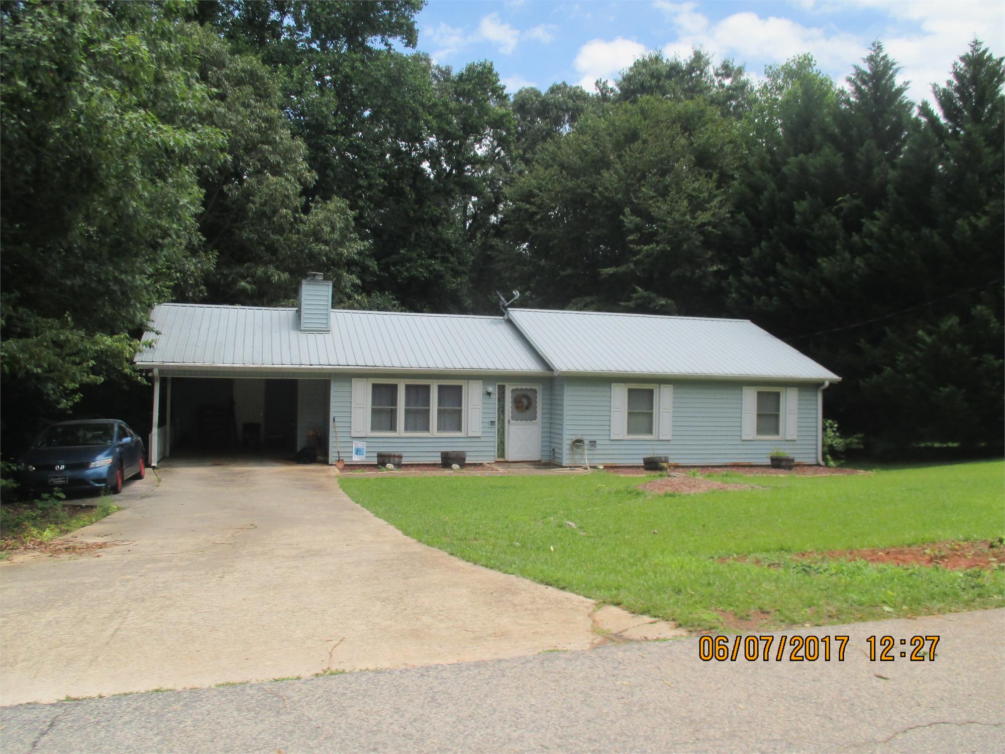 5510 Concord Cir, Gainesville, GA 30507-8703