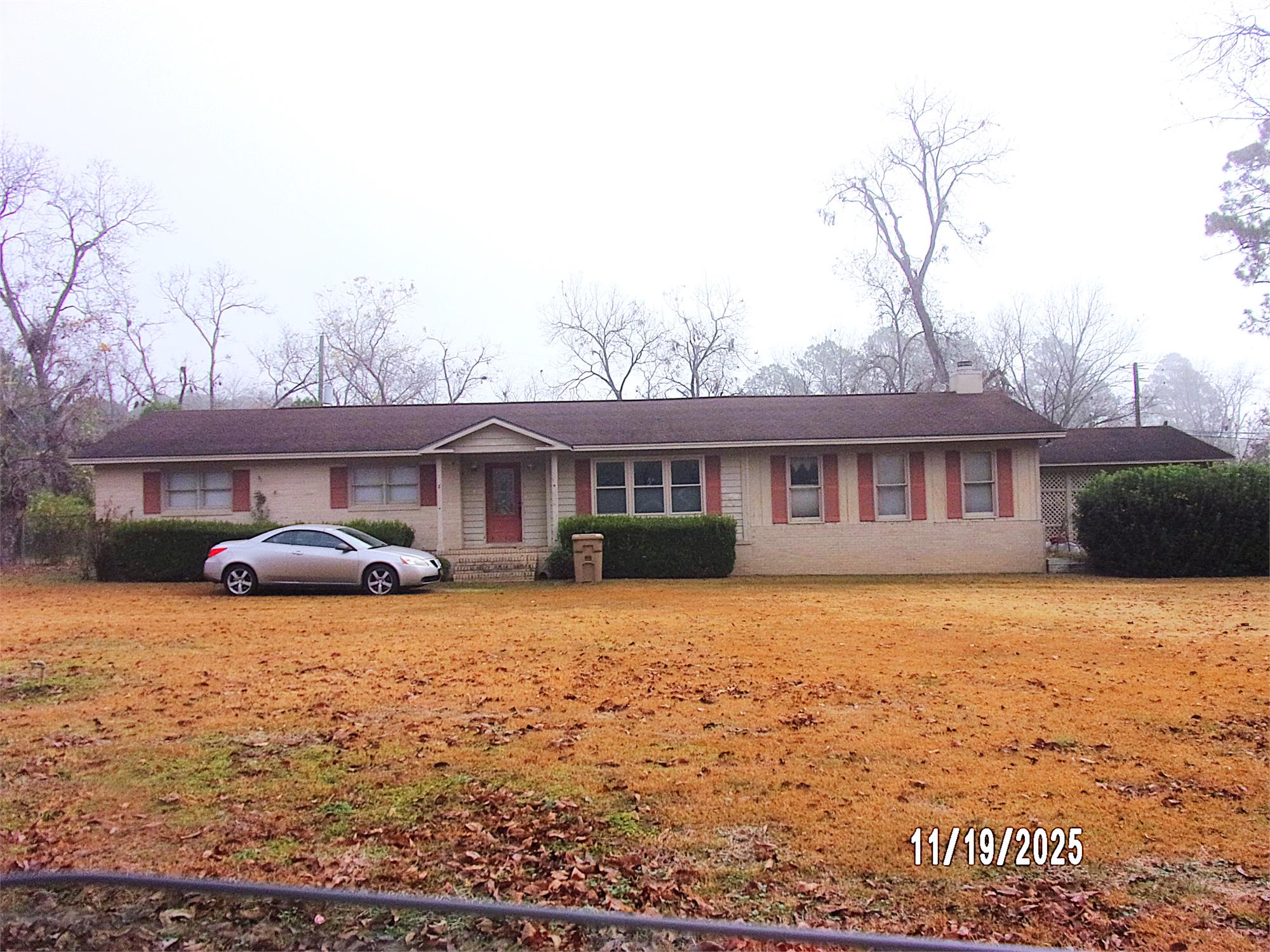 130 Wenona Way, Fitzgerald, GA 31750-8681