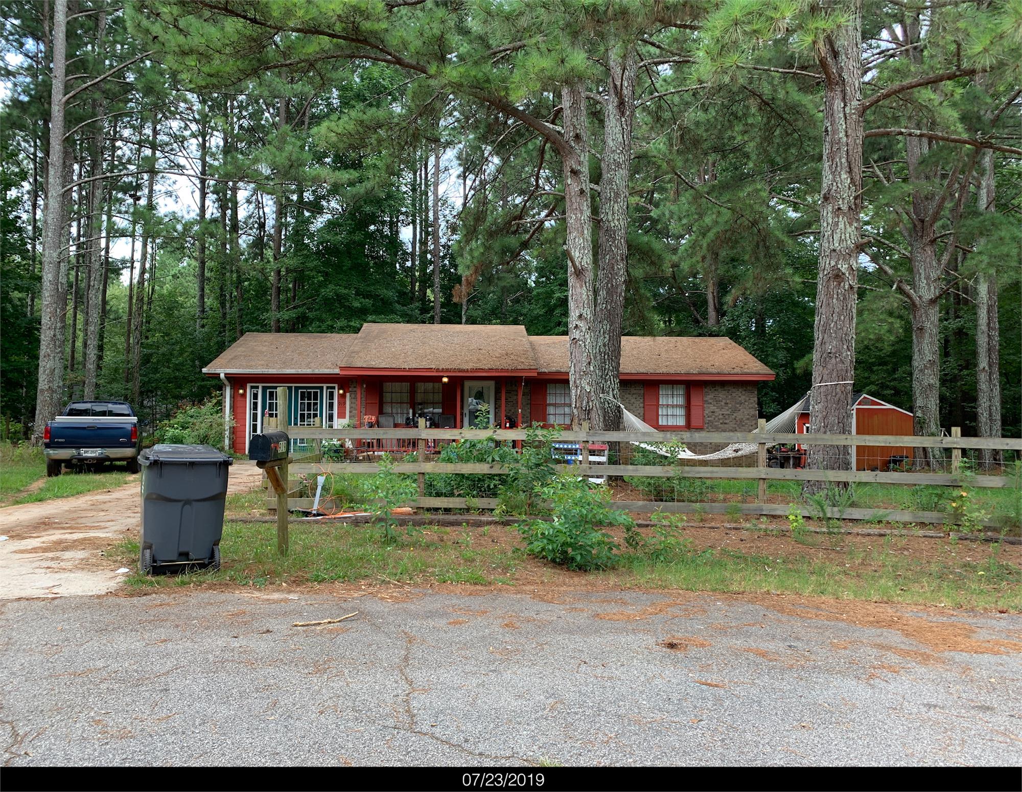 919 Paige Ct, Social Circle, GA 30025-4337