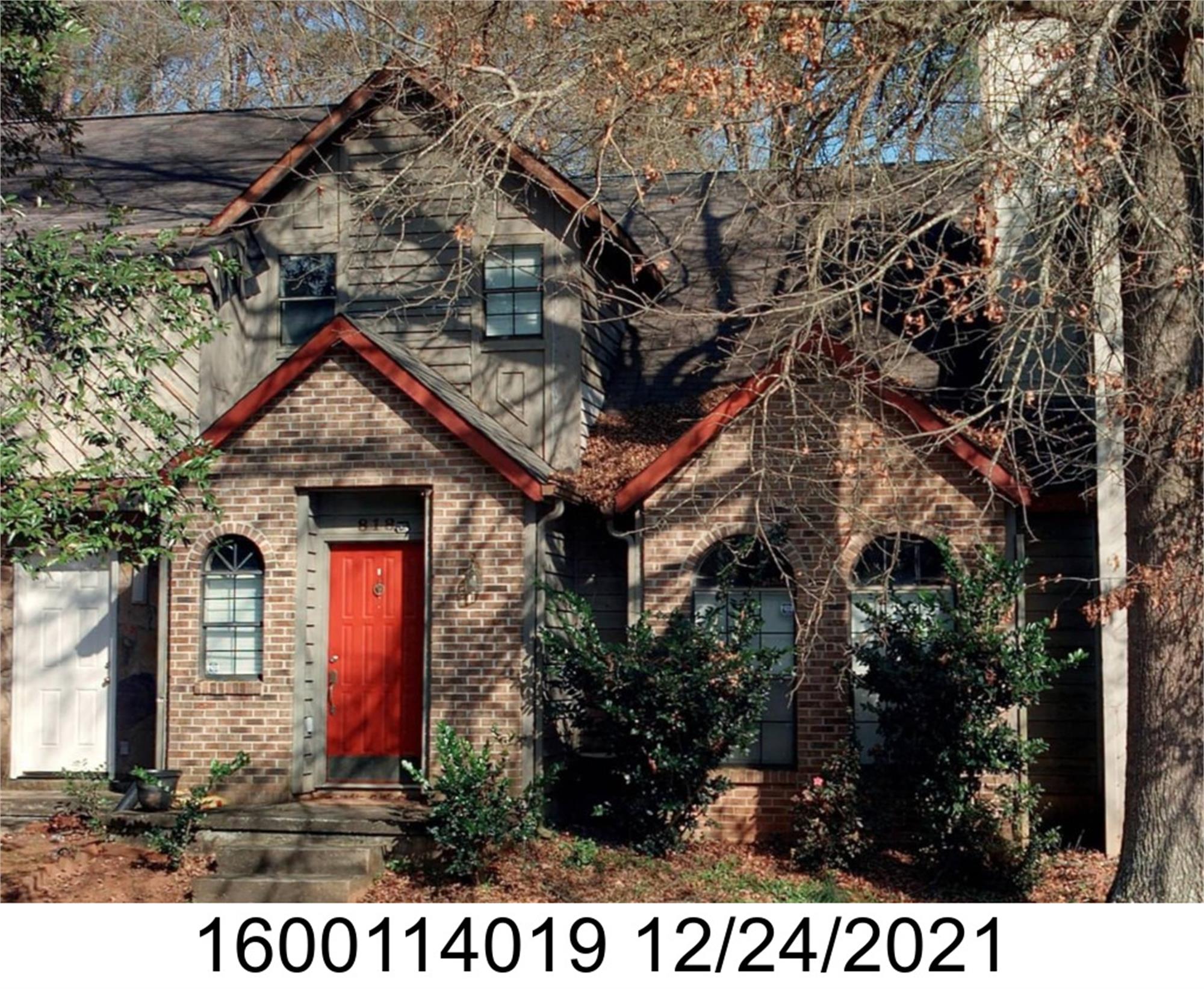 818 Heritage Oaks Dr, Stone Mountain, GA 30088-2026