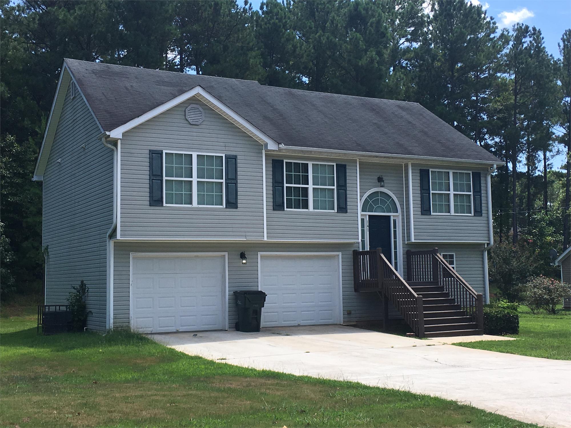 141 Longstreet Cir, Oxford, GA 30054-2247