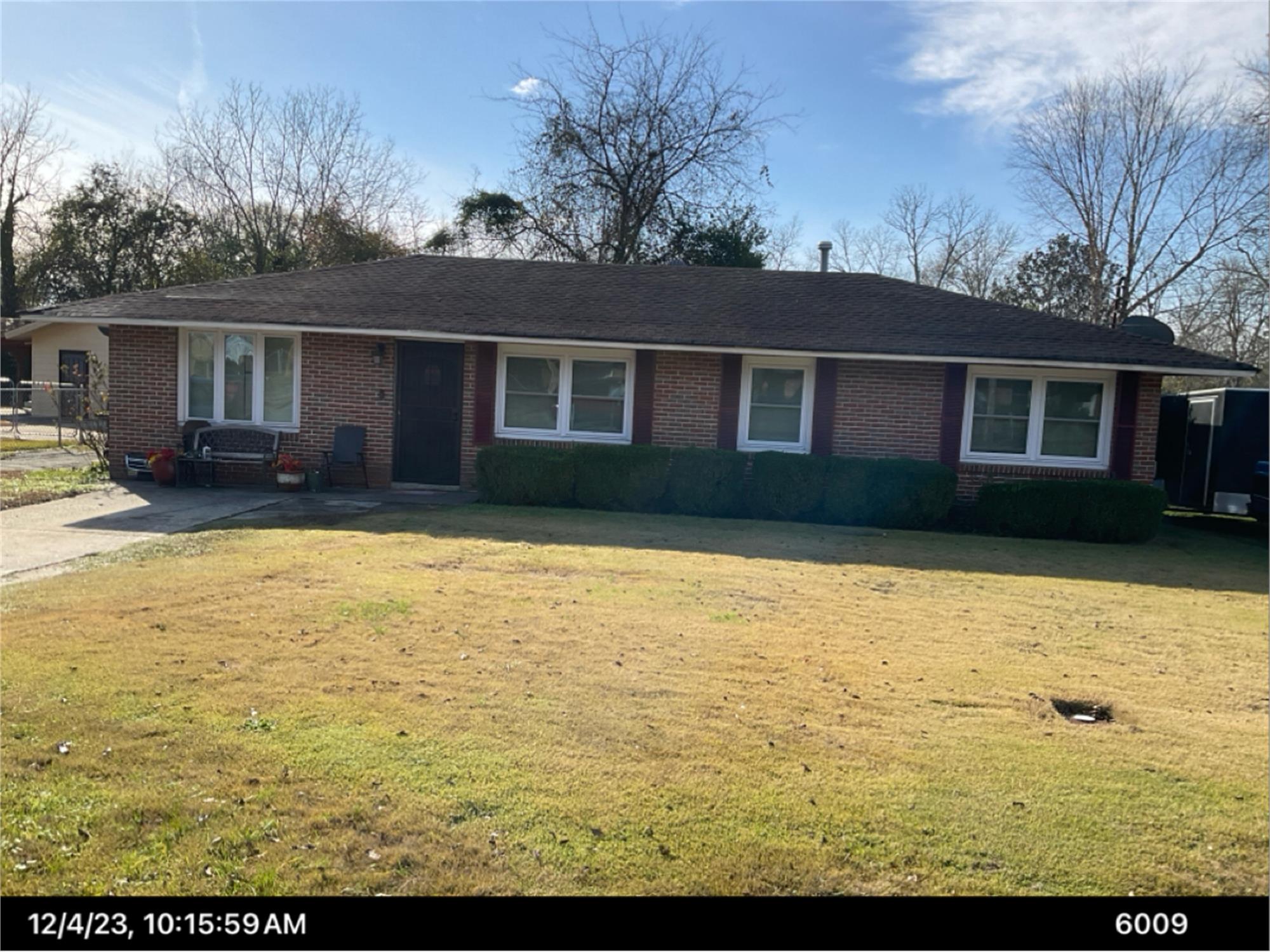 2440 Holland Dr, Macon, GA 31206-4525
