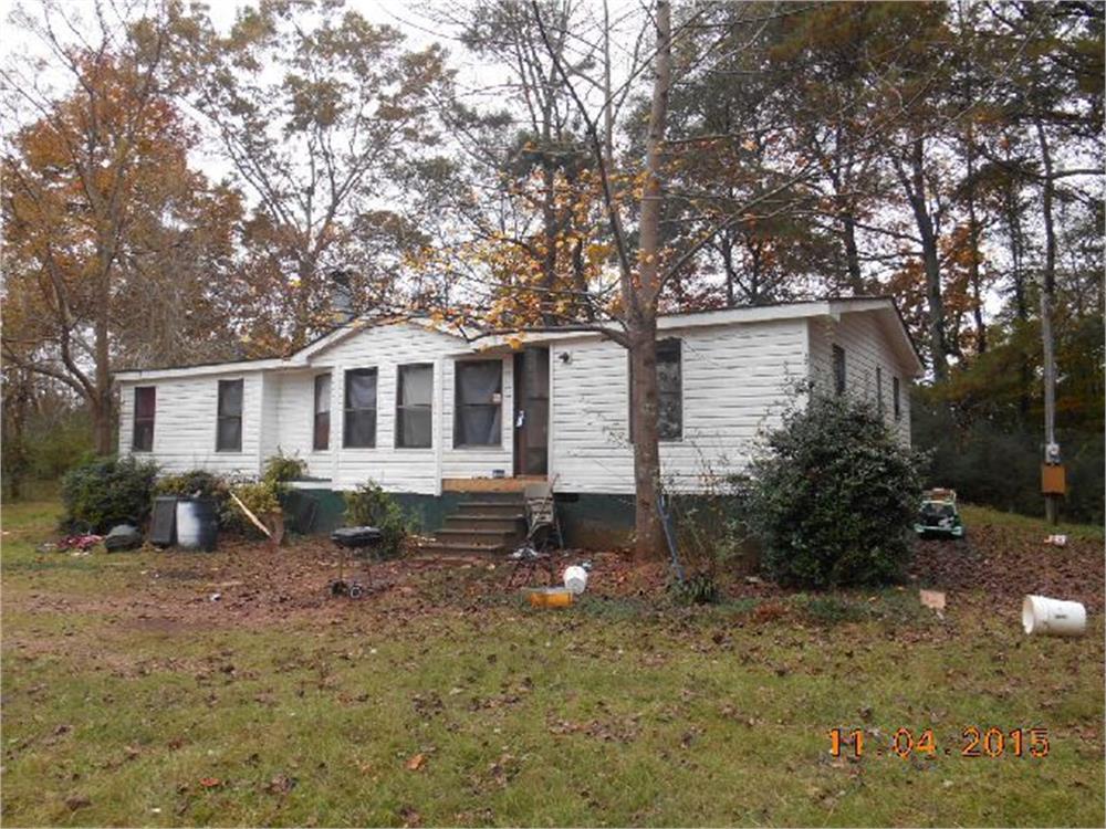 131 Maddox Rd, Carrollton, GA 30117-9673