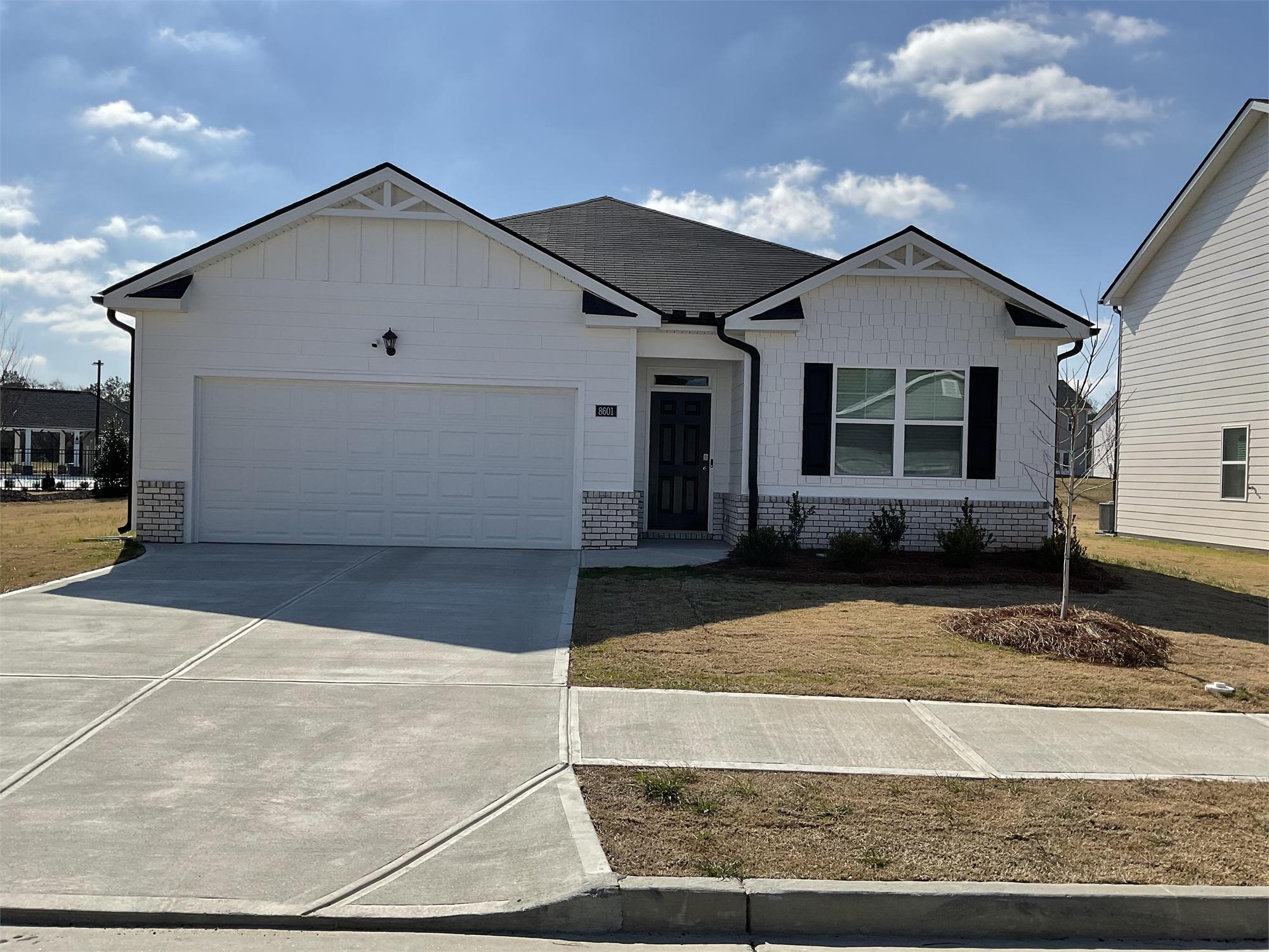 8601 Seabiscuit Rd, Lithonia, GA 30058-3704