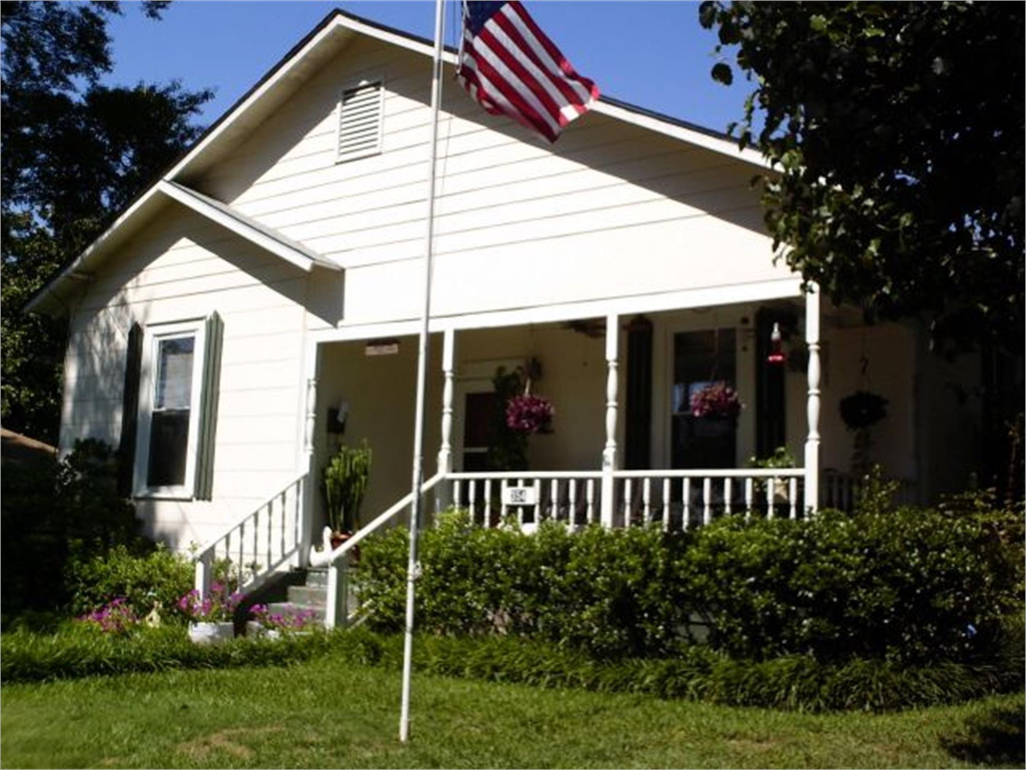 354 Franklin St, Manchester, GA 31816-1732