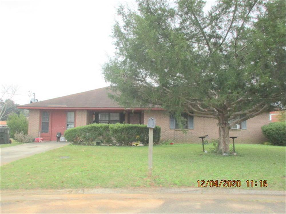 108 Levrenti Dr, Fort Valley, GA 31030-4913