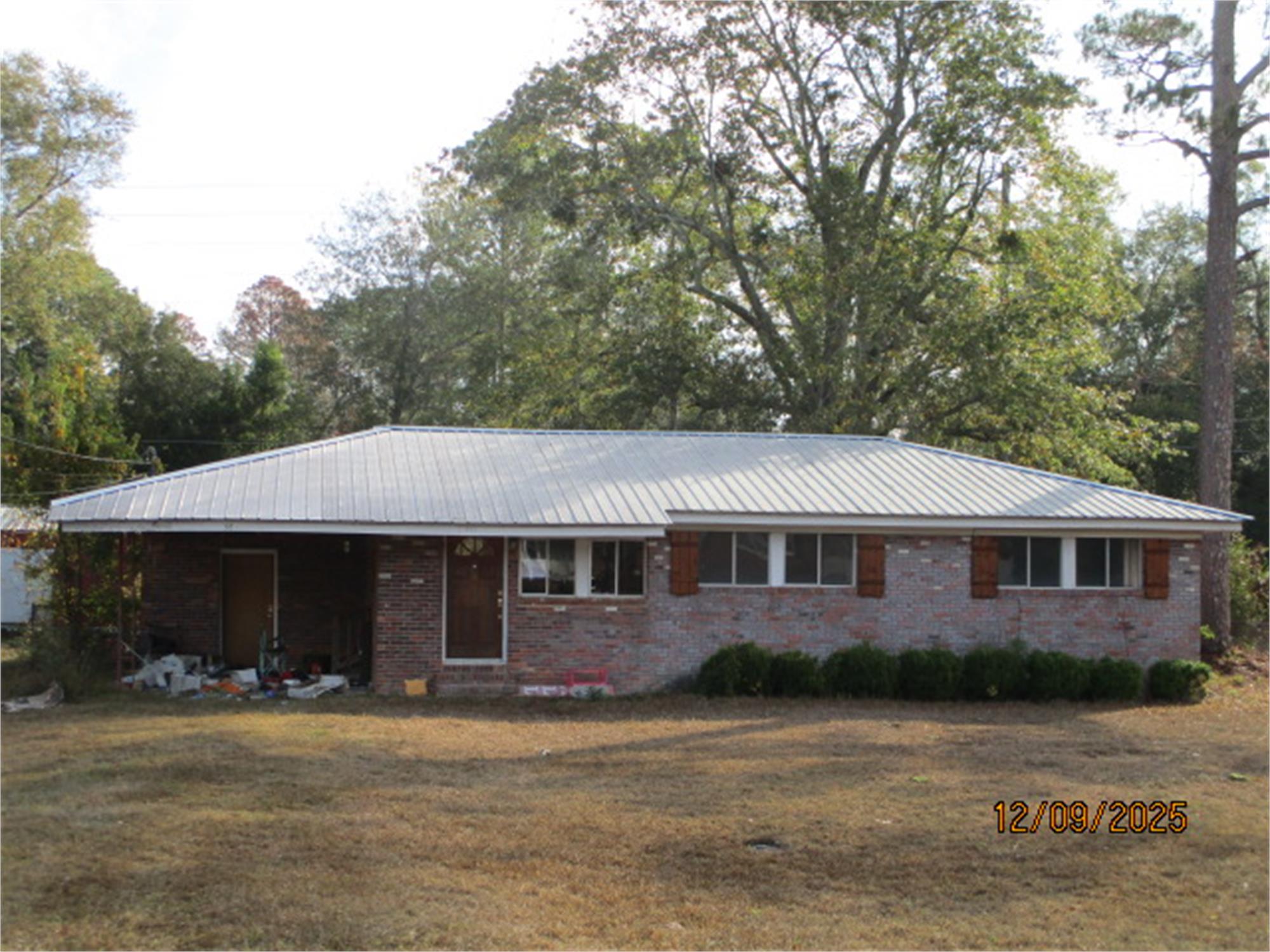 385 Laurel Ln, Camilla, GA 31730-1610