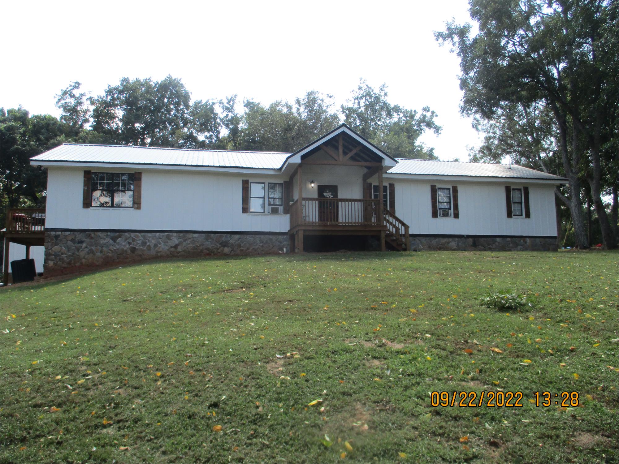 1060 Stephens St, Greensboro, GA 30642-2711