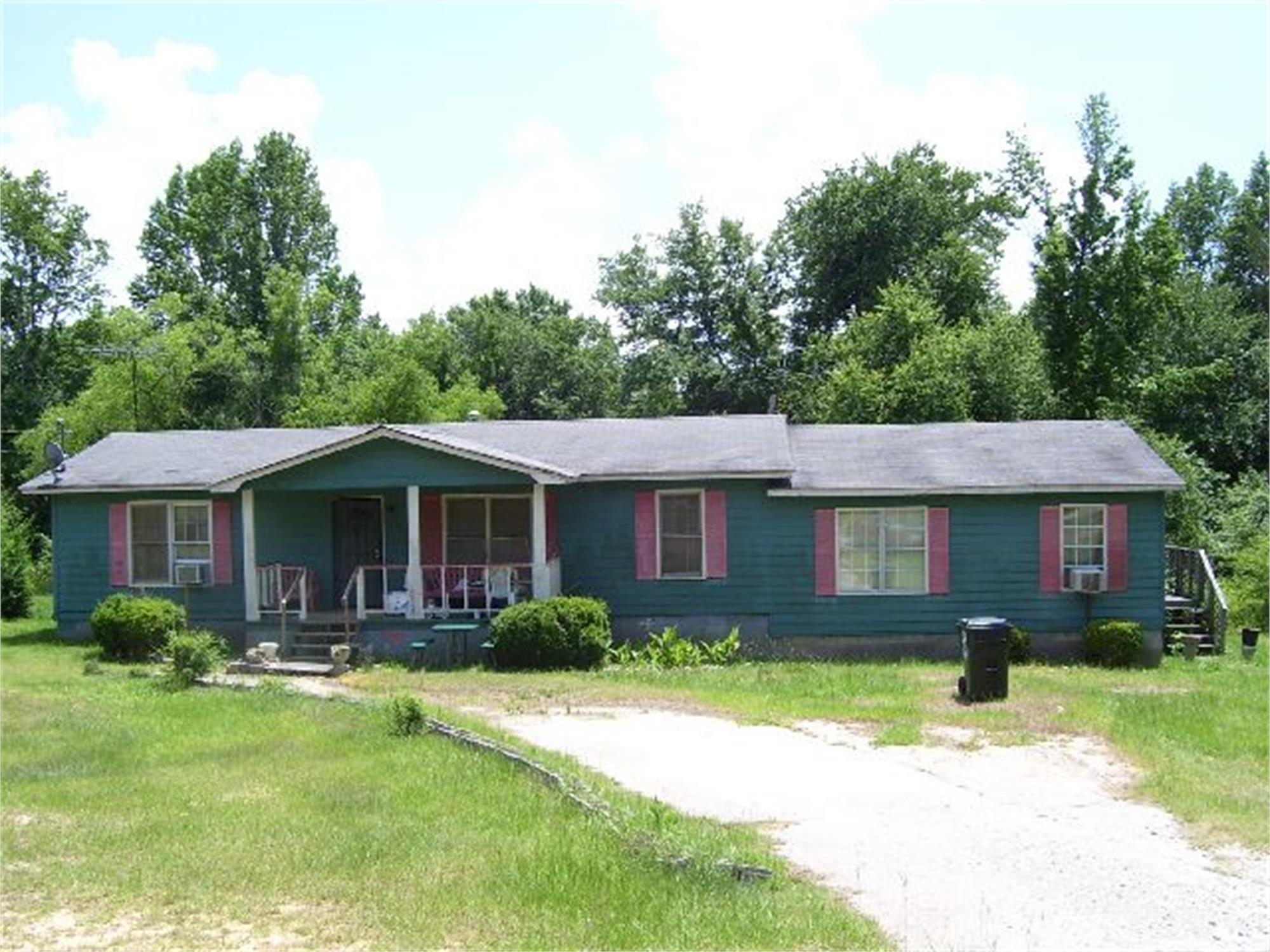 174 Robinson Martin Rd, Gay, GA 30218-2320