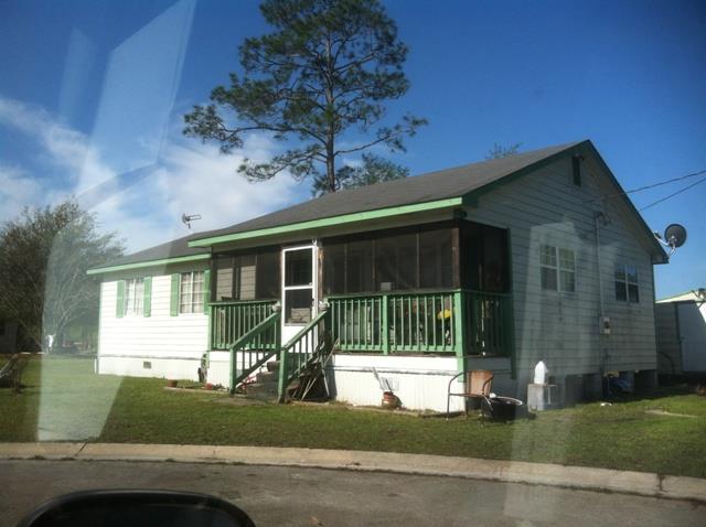 317 Holmes Rd, Homerville, GA 31634-6109