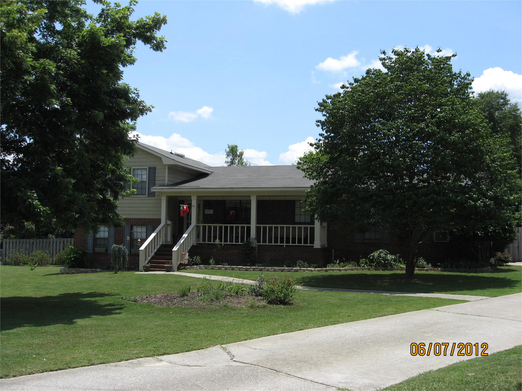 5201 Woodridge Dr, Hephzibah, GA 30815-4540