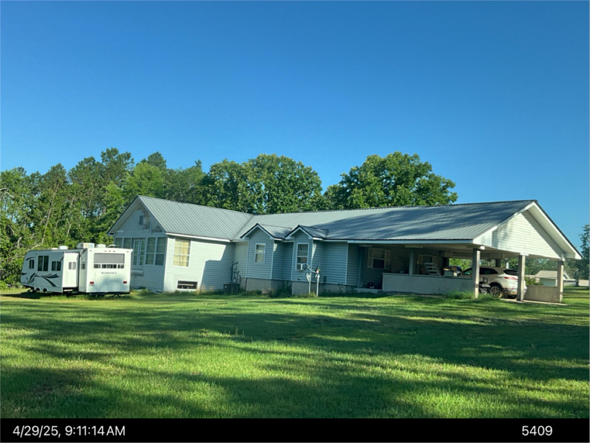 16 Kight Ln, Hazlehurst, GA 31539-8166