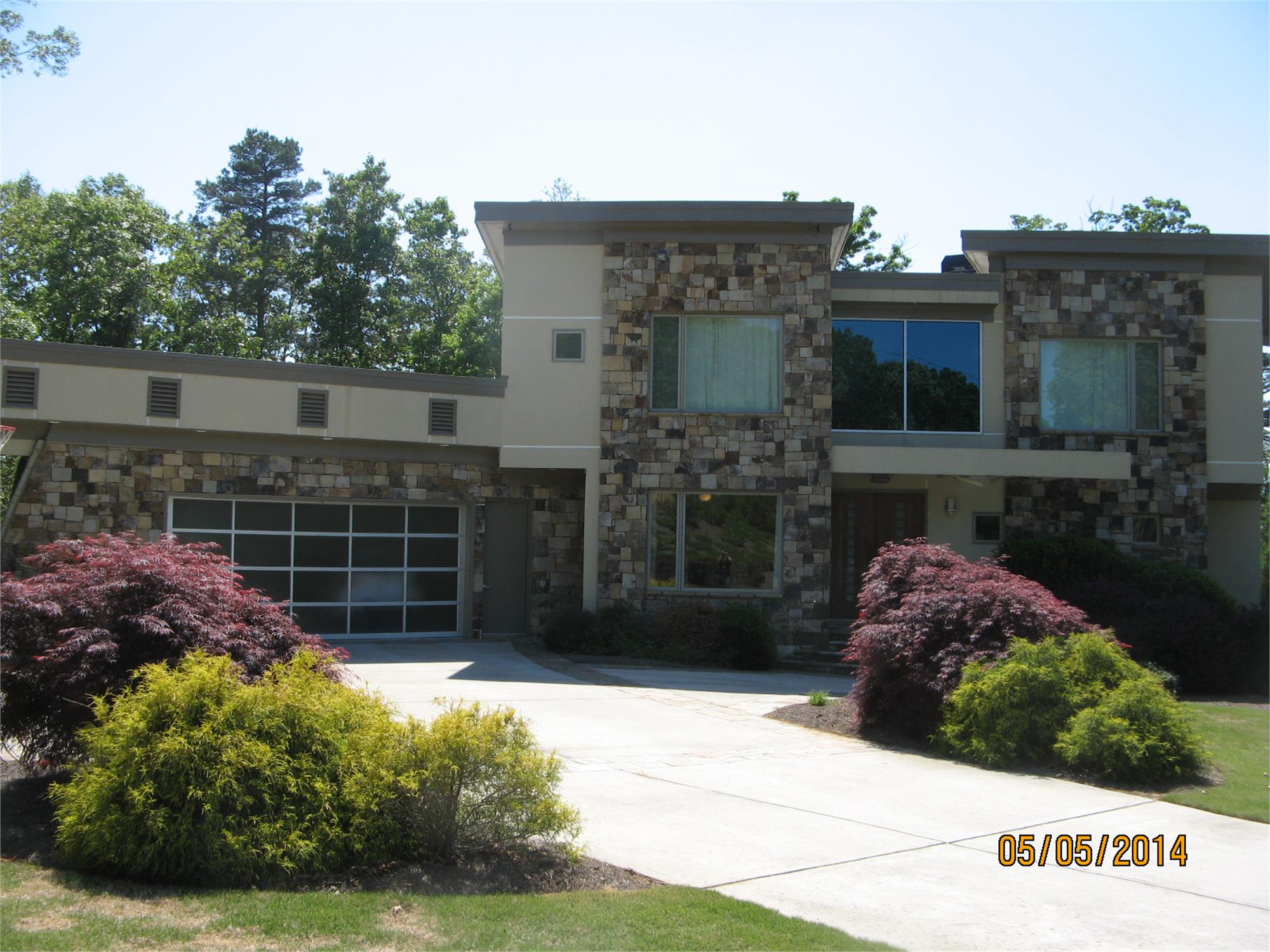 561 Bayberry Crossing Dr, Gainesville, GA 30501-1676