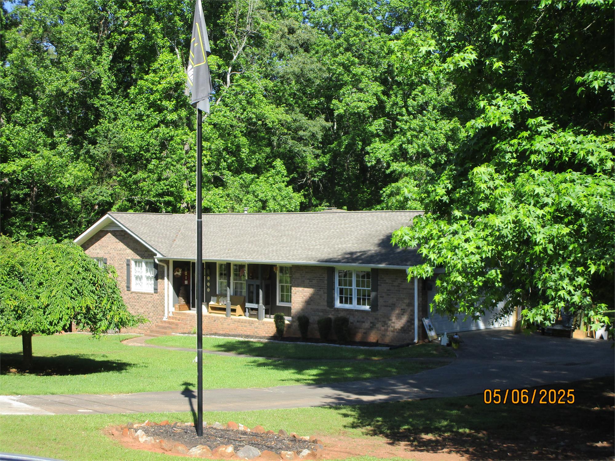 220 Saxon Woods Dr, Athens, GA 30607-1610